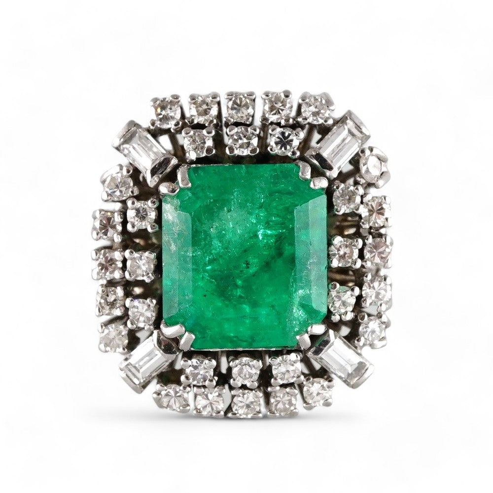 14k White Gold Square Emerald Stone Ring image 2