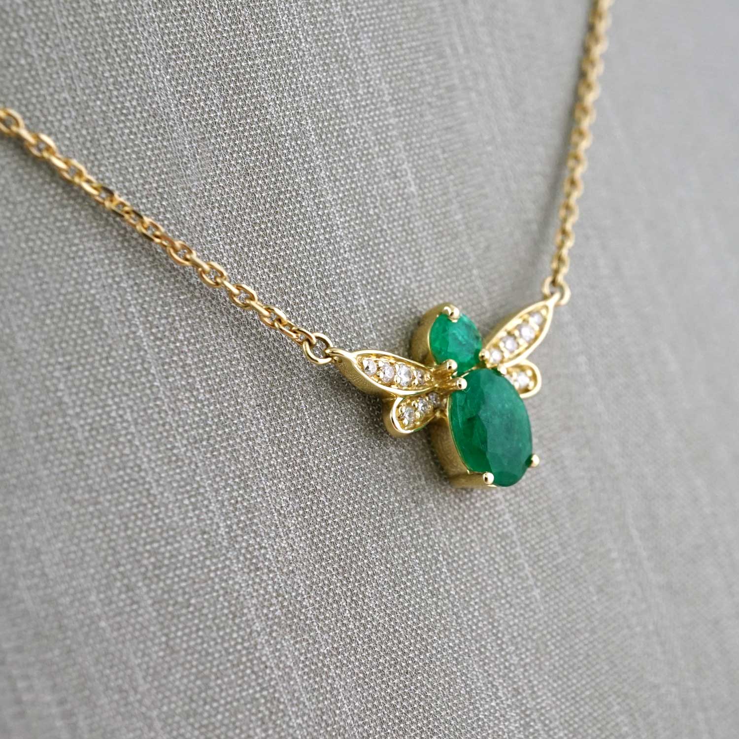 14k Yellow Gold Diamond Green Bee Chain image 1