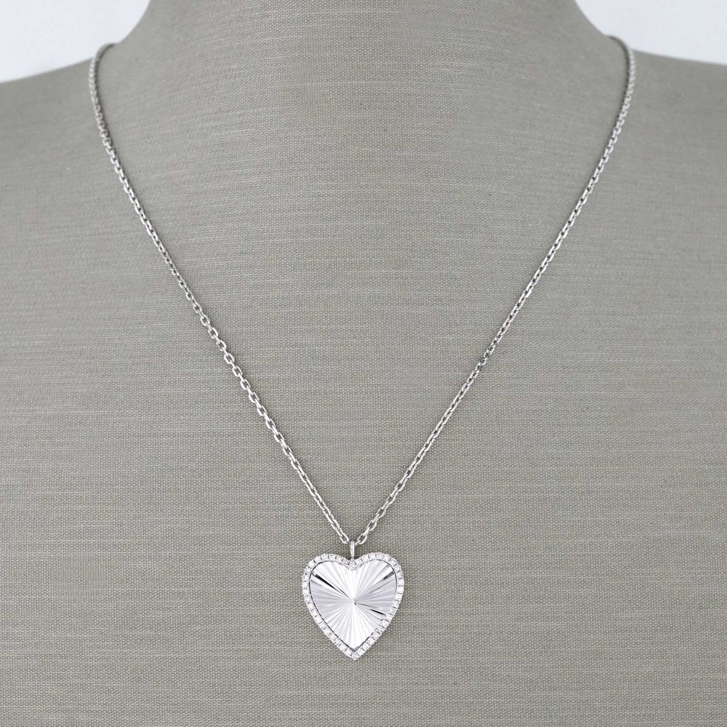 14k White Gold Diamond Heart Chain image 1