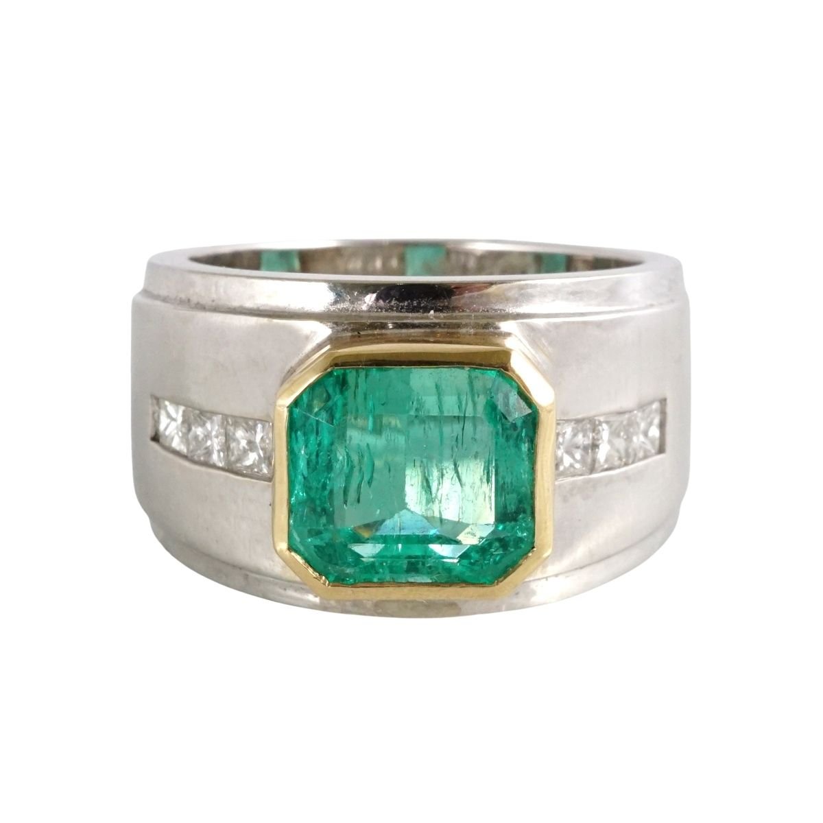 14k White Gold Green Stone Ring image 2