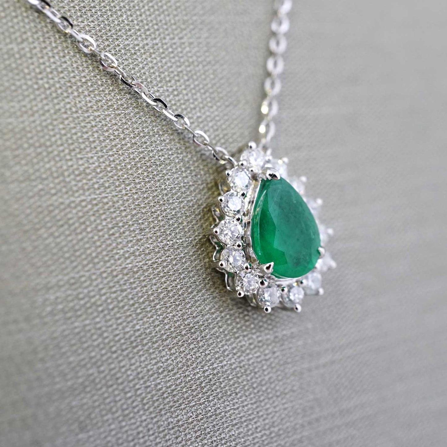 14k White Gold Diamond Green Almond Chain image 0