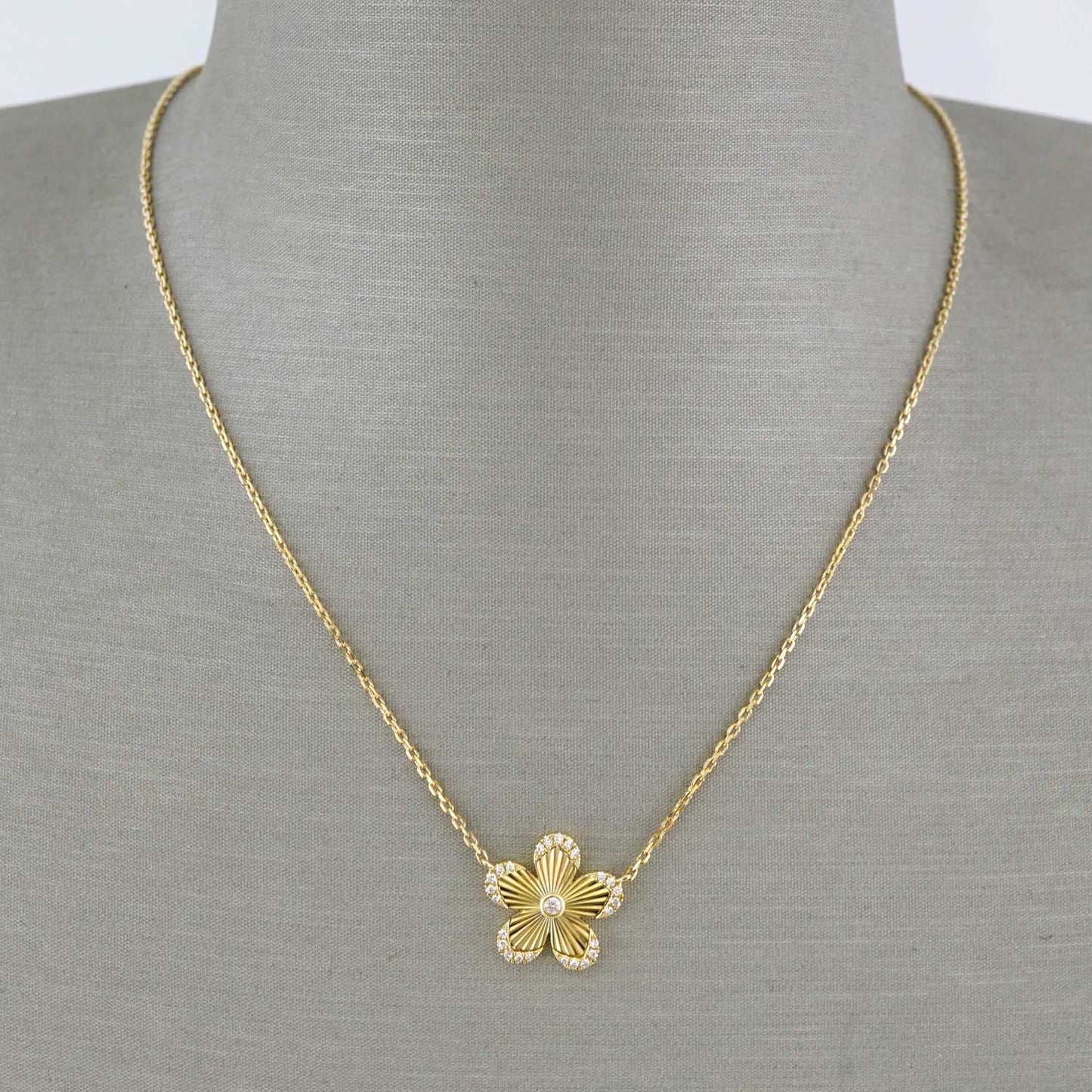 Diamond Flower Chain in 14k Yellow Gold image 0