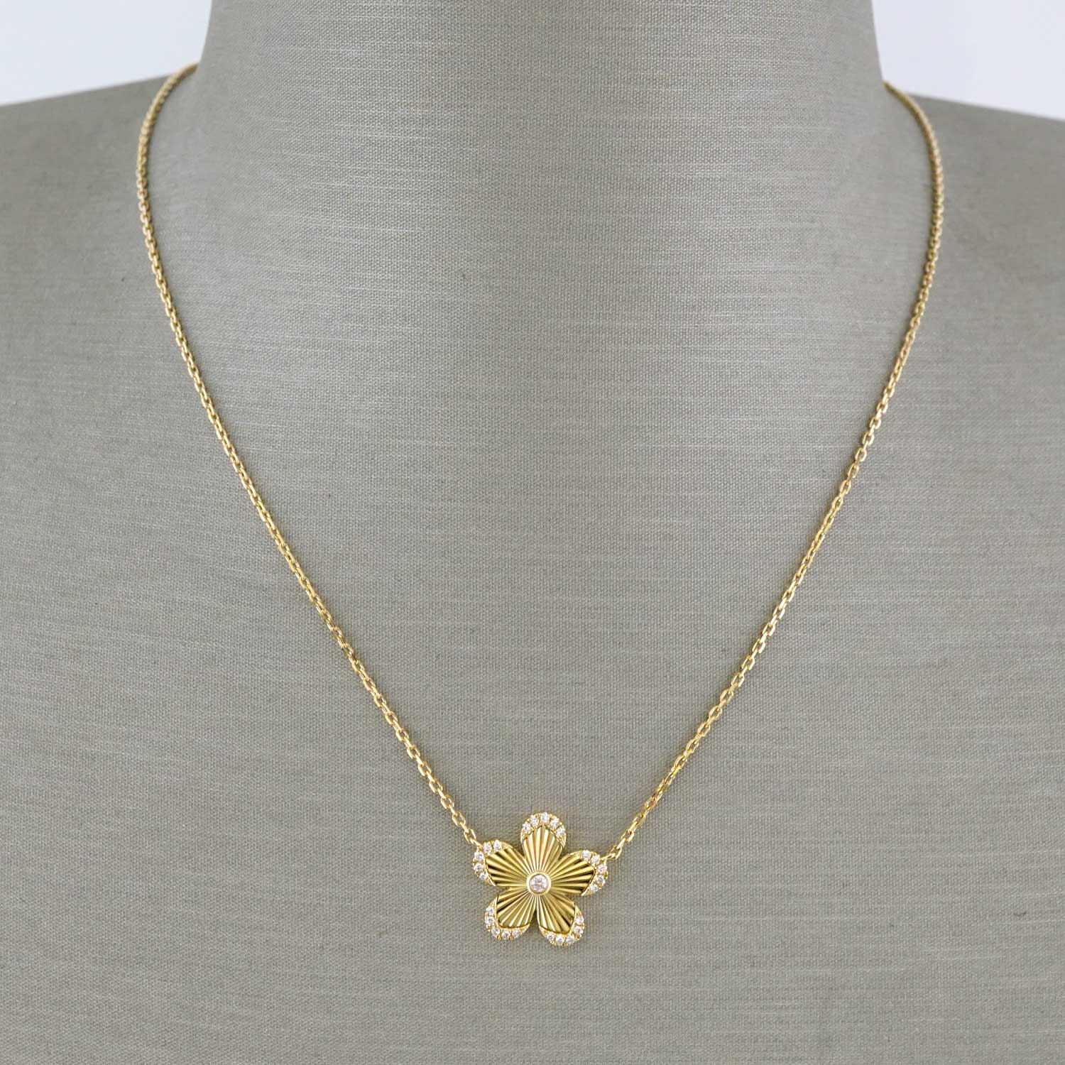 Diamond Flower Chain in 14k Yellow Gold image 0