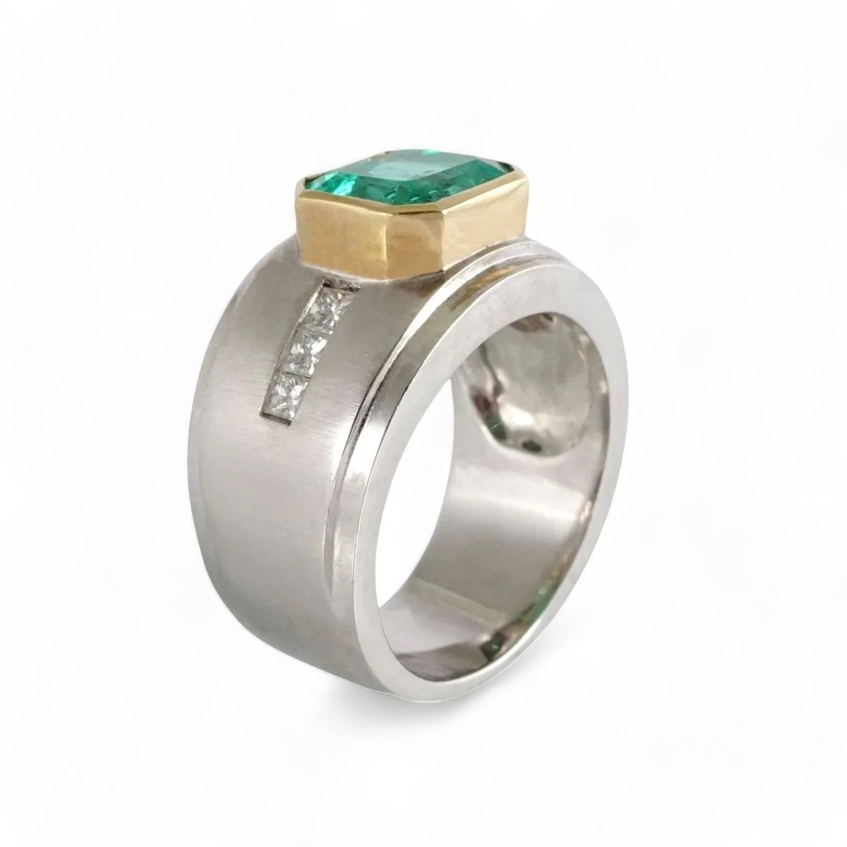 14k White Gold Green Stone Ring image 0